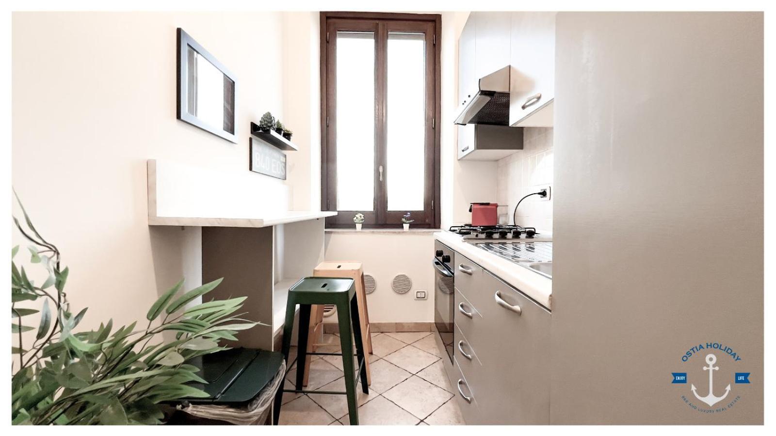 Ostia Holiday Clementina Fiumicino Exterior photo